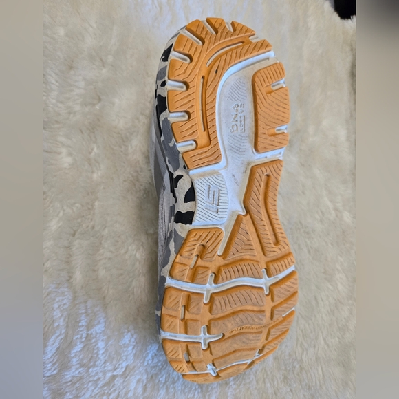 Brooks Ghost 15 Sunflower Camo - Picture 15 of 16